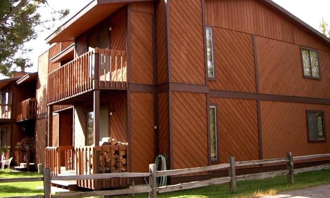 West Yellowstone House | Comfortable West Yellowstone Townhouse Sleeps 7-8*/Basecamp to ADVENTURE