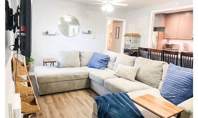 Wichita Falls Cottage | Comfy 1 bedroom guesthouse. Sleeps 3. *No cleaning fees*