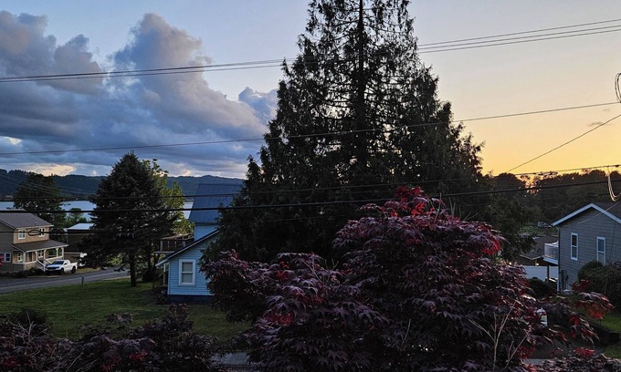Cathlamet Apartment | Comfy 2-bedroom apartment in Charming Cathlamet
