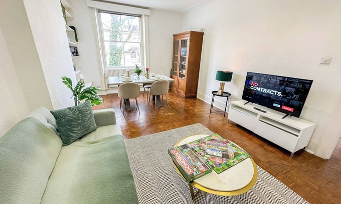 Maida Vale Apartment | Comfy 2-Bedroom Flat w/free WiFi in Maida Vale near Little Venice & Paddington