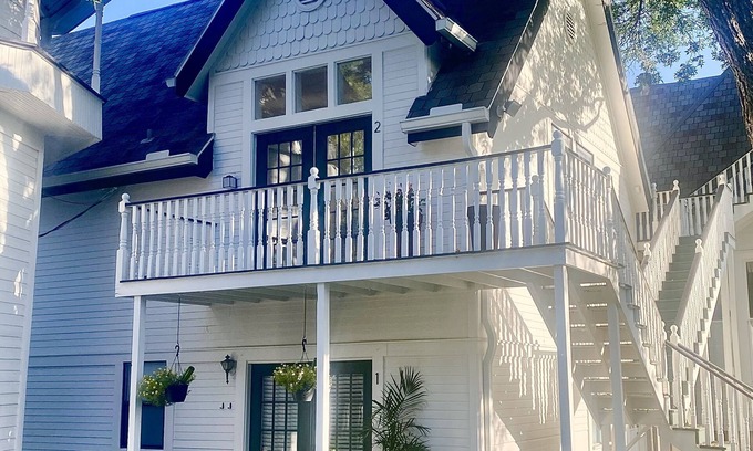 Weatherford Apartment | Comfy 2bedroom/1 bath apt, with a pool, large patio, near downtown Weatherford.