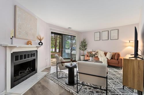 Charlotte Apartment | Comfy 2BR Condo near Uptown & NoDa Free Parking
