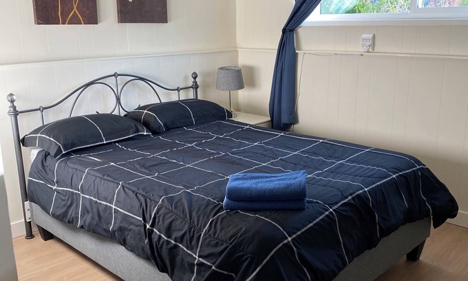 Campbell River Apartment | Comfy and clean garden suite. Close to Discovery Pier, Museum, and Hospital.