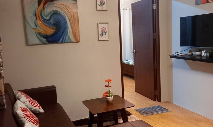Lahug Condo | Comfy Apartment w/AC+Gym+Balcony+ Pool+Fast Wifi