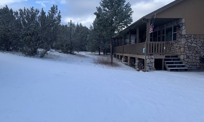 Springerville Cabin | Comfy Cabin Retreat
