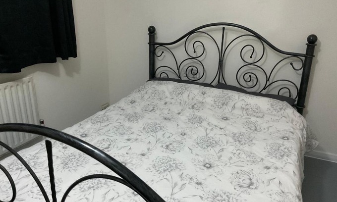 Palmers Green House | Comfy Double Room In Our Shared House