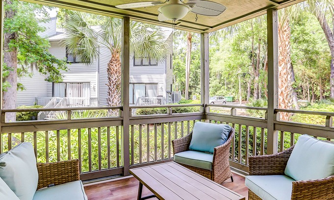 Hilton Head Island Condo | Comfy ground-floor condo near beach with shared pools, WiFi, AC, & W/D - dogs OK