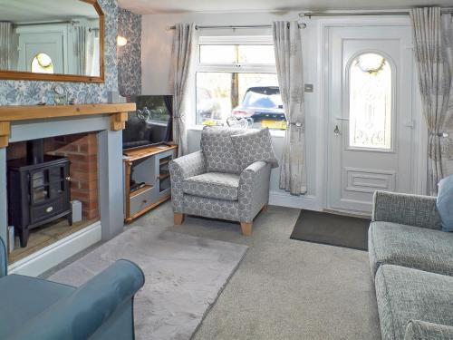 Louth House | Comfy Kozy Cottage