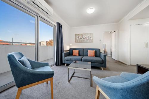 Greenway Apartment | Comfy Lakeside 1-Bed with Secure Parking