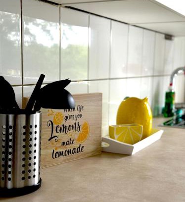 Hochdahl Apartment | Comfy Modern 4-Bed Apartment, WiFi, 20min DUS, 5min A46