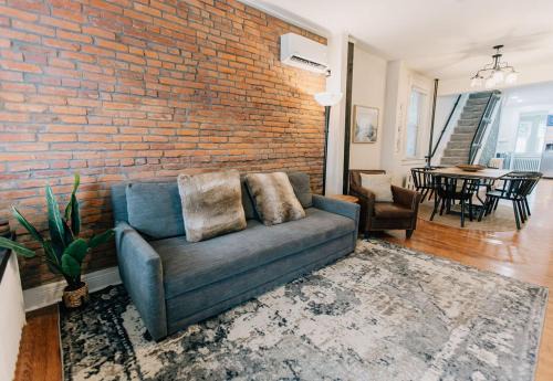 Lancaster House | Comfy renovated townhome - heart of Downtown Lancaster