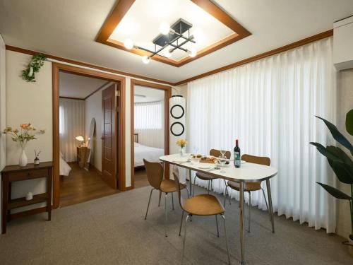 Seongnae-dong Apartment | Comfy Seoul-Near KSPO DOME, Lotte World, Olympic Park, Coex, 3Rooms4beds, 6people