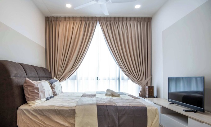 Central District Apartment | Comfy Studio SKS Near CIQ JB Sentral