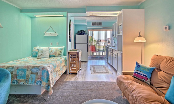 Corpus Christi Apartment | Comfy studio with full kitchen - by water with indoor pool