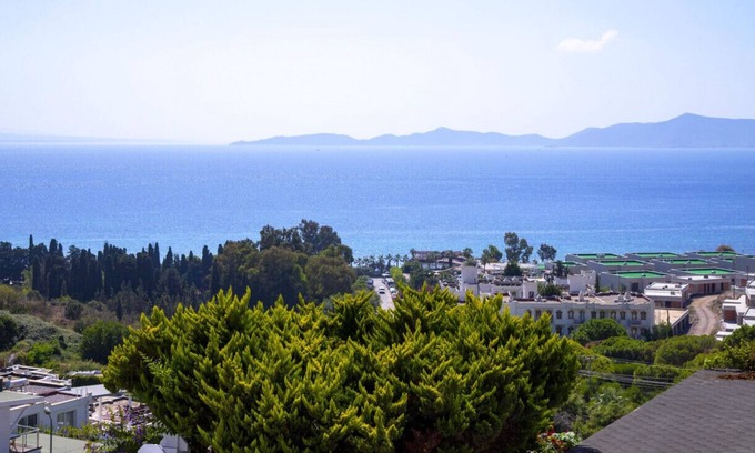 Mentese Villa | Comfy Villa with Shared Pool and Terrace in Bodrum