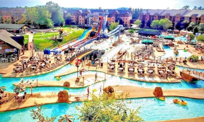 Lake Delton Condo | Commodious Club Wyndham Glacier Canyon, 3 Bedroom Deluxe Suite