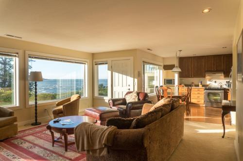Depoe Bay House | Commodore 1