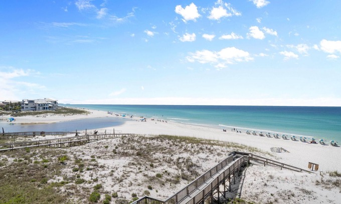 Seagrove Beach Condo | Commodore's Retreat 306,Beach Front Condo w/Private Beach Access, Pool