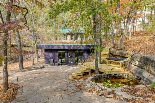 Lost Bridge Village Apartment | Community Perks Cozy Hideaway Near Beaver Lake