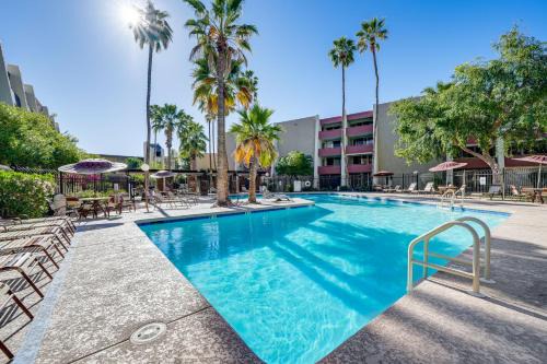 South Scottsdale Apartment | Community Pool and Hot Tub Cozy Condo in Scottsdale