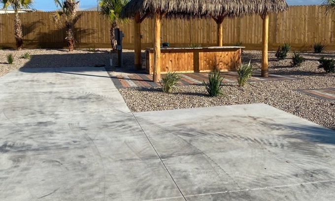 Port Aransas RV Rental | Community Pool, In Town, Dog Park, Fishing, WIFI, Laundry Room, Walking Paths