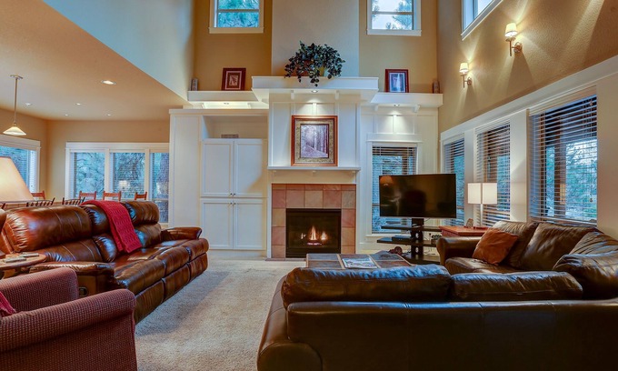 Westbrook Meadows House | Community Pool (Seasonal) & Hot Tub, On River Trail, Ski/Drying Rack