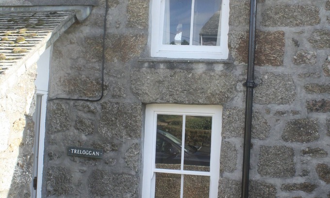 Treen Cottage | Compact traditional cottage - Coastal Village of Treen