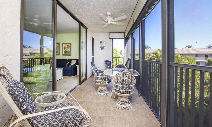 Sanibel Condo | Compass Point #212 2BR Weekly Beachside Condo Rental, Pool&Tennis