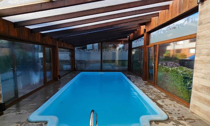 Dina Huapi Cabin | COMPLEJO RAICES PATAGONICAS CABAÑA CLASICA