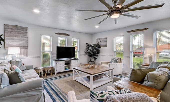 Fernandina Beach Condo | Completely Renovated | Fernandina Shores Townhome | Short Walk to Beach