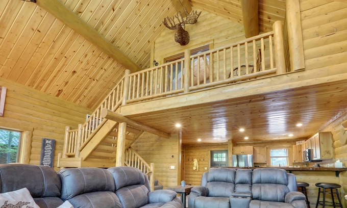 Boyne City Cabin | Completely updated Boyne Mountain Cabin Ski-in/out