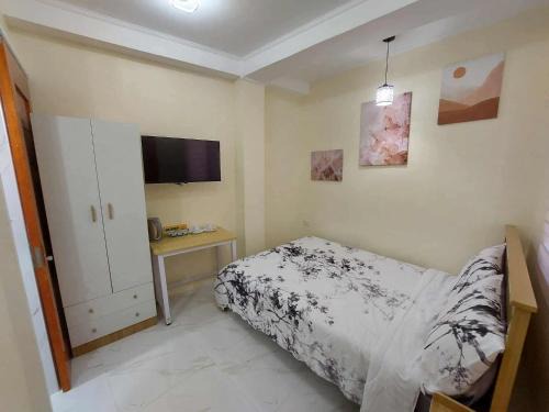 Compostela Bed & Breakfast | Compostela Guest Room #2 Terrace, Rooftop, Netflix, WiFi