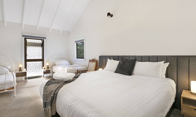 Bundanoon House | Comrie Bundanoon - Family home conveniently located