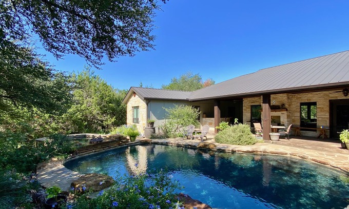 Sabinal House | CONCAN! - Romantic Luxury Cabin, Lagoon Pool, Tropical Oasis, @ Golf Course!