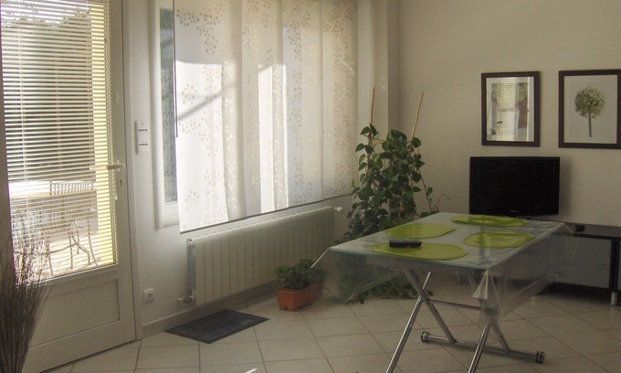 Pujaut Apartment | Conditioned apartment excellent condition (58m²) Pujaut (30) 8km from Avignon