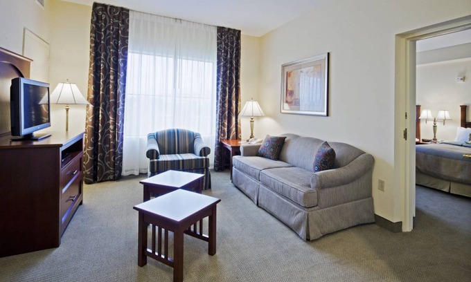Airport North Condo | Condo ∙ 2 bedrooms ∙ 6 guests