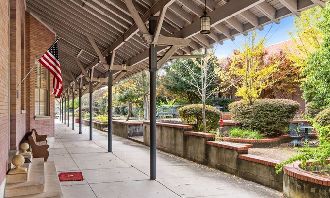 Natchez Condo | Condo ∙ 2 bedrooms ∙ 4 guests