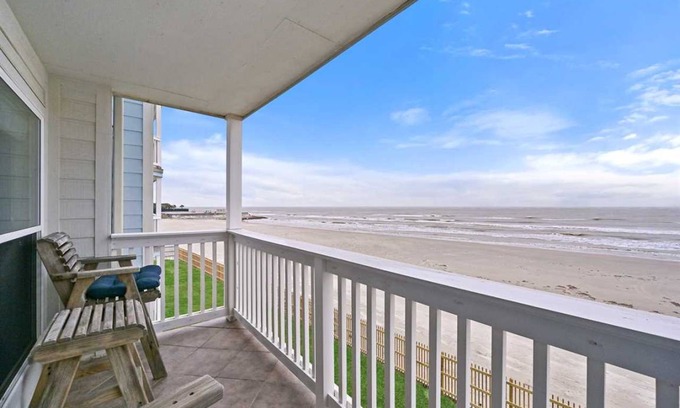 Galveston Condo | Condo ∙ 2 bedrooms ∙ 6 guests