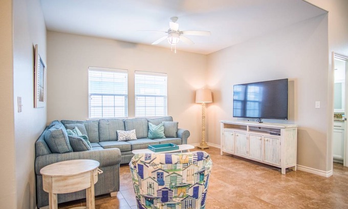 Safe Harbor Condo | Condo ∙ 3 bedrooms ∙ 9 guests