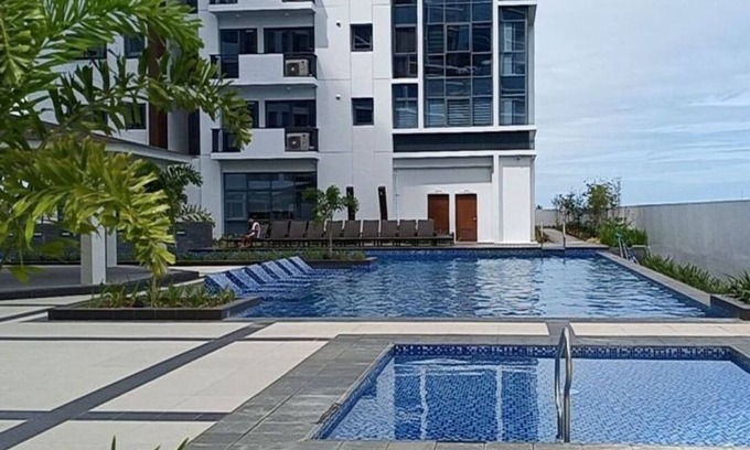 Lapu-Lapu Condo | Condo by the Beach OMP Mactan International Airport Cebu 3-bedroom/3 bathrooms