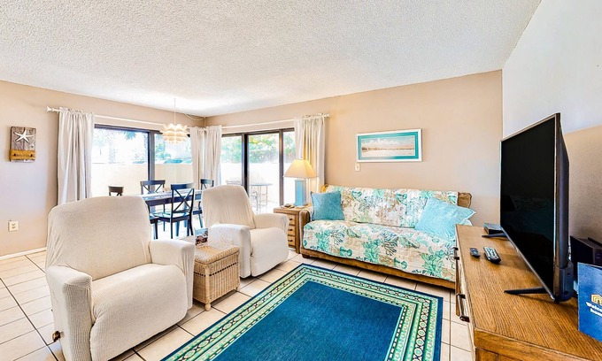 New Smyrna Beach Condo | Condo in beachfront community with WiFi & ocean-view pool - snowbirds welcome