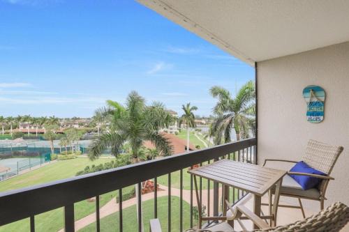 Marco Island House | Condo in community with beach access, pool and tennis