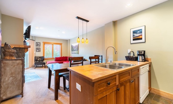 River Run Condo | Condo in River Run Only a Short Walk to Gondola, Shops and Restaurants!