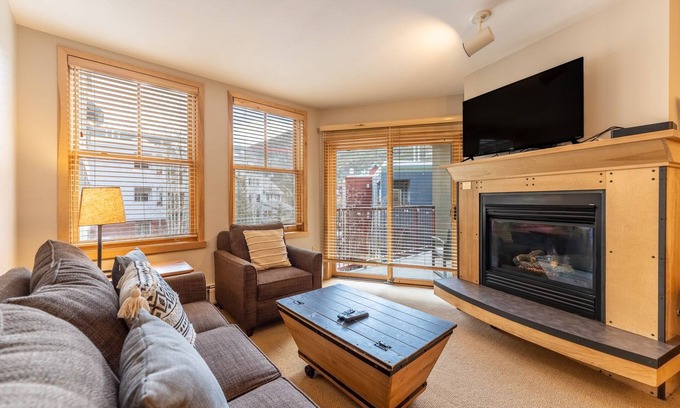 River Run Condo | Condo in River Run Only a 4-minute Walk to Gondola w/Private Balcony