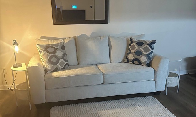 Union City Condo | Condo near airport