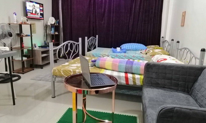 Moonwalk Condo | Condo Near NAIA T 1,2,3and4 w/UnliWIFI and Cable TV-STH v.01