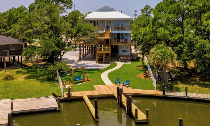 Indian Bay Condo | Condo on Indian Bay, Close to Everything, Boat Access! - Coral Bay Villa