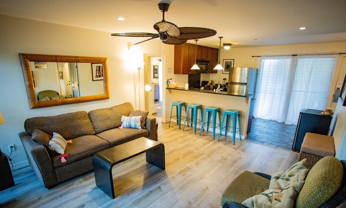 Historic Lahaina Front Street Condo | Condo on Lush Resort Grounds + 2 Pools + Hot Tub + BBQ in downtown Lahaina