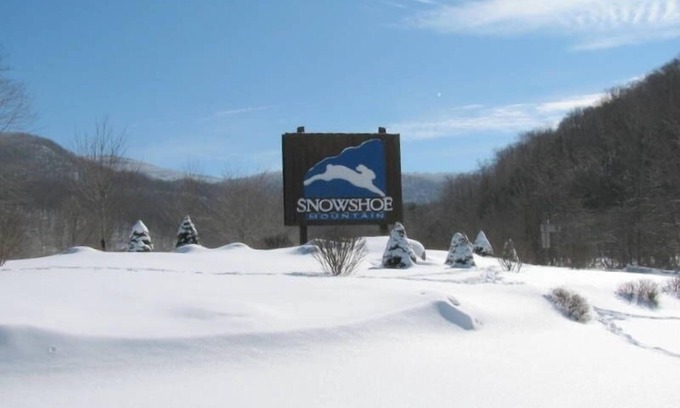 Snowshoe Condo | Condo Rental at the Top of Snowshoe - West Virginia - Sleeps 8