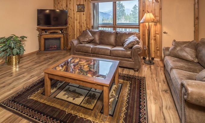 Big Sky House | Condo w/fireplace, great views & community pool/hot tub - Hidden Village Big Sky Retreat